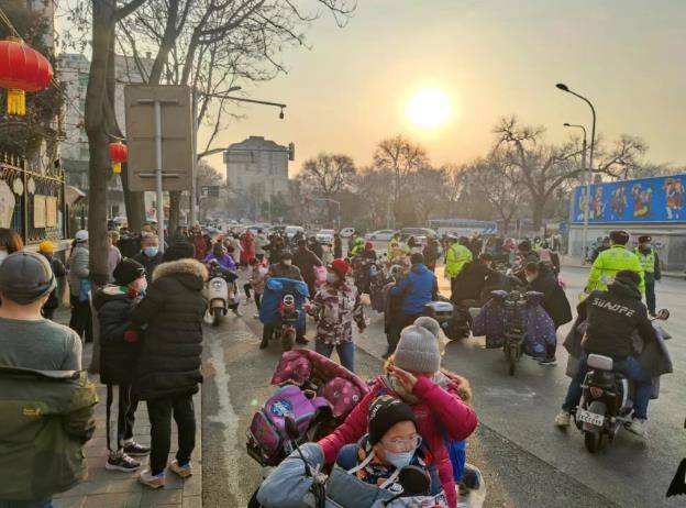 北京交通停车苹果版:施划交通标线 增设停车场 北京交管部门对西城牛街四条交通组织进行优化-第2张图片-太平洋在线下载